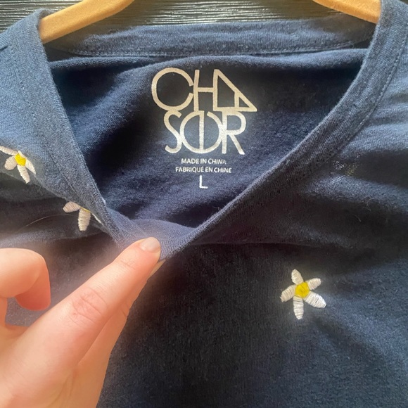 Chaser embroidered daisy 🌼 tee - Picture 9 of 10